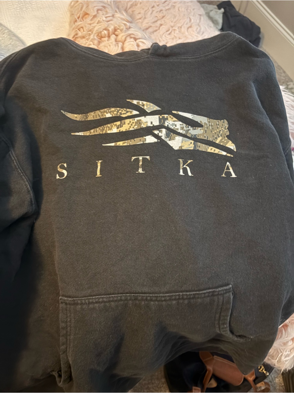 Sitka Men's Black Pullover Hoodie with Camo Logo